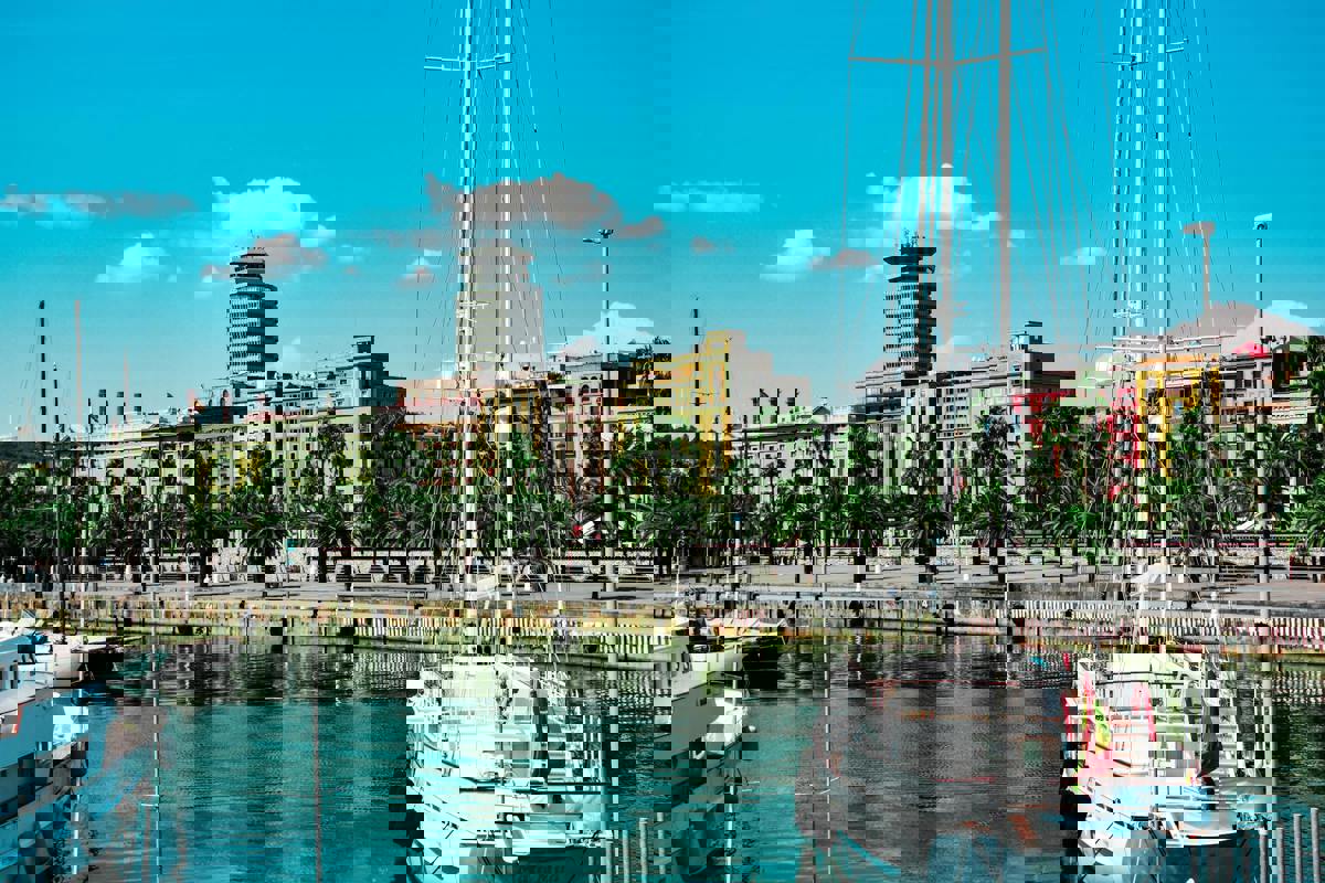 Luxury Yacht Accident Exposes Hidden £2.3 Million During Rescue Operation